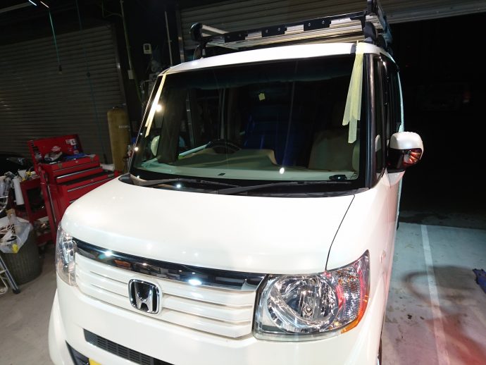 N-BOXフロントガラス交換…